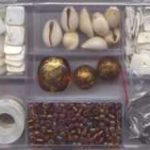 Perlenset weiß-gold mit Muscheln, Ausverkauf - Abgabe nur solange Vorrat reicht