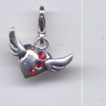 Metallanhänger geflügeltes Herz silberfarben mit Straß rot mit Karabiner