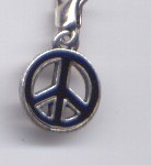 Metallanhänger Peace platinfarben-schwarz mit Karabiner