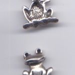 Metallanhänger ´Frosch´ ca. 2 x 2,4 cm altsilberfarben