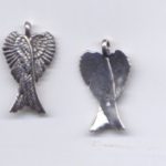 Metallanhänger platinfarben - Flügel ca. 3 x 1,7 cm