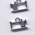 Anhänger Nähmaschine altsilberfarben 20 x 15 mm - 2 St.