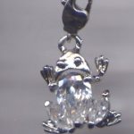 Anhänger Frosch mit Kristall mit Karabiner, ca. 18 x 14 mm