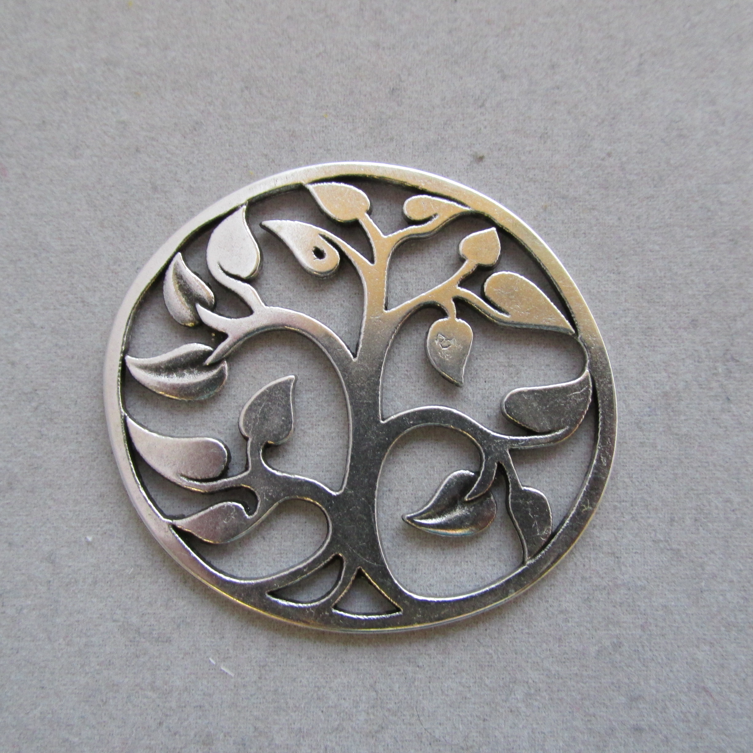Metallzwischenteil Baum 45 x 41 mm altplatinfarben