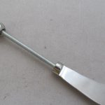Buttermesser ca. 15 cm Kugel abdrehbar, Perllochdurchmesser 4 mm