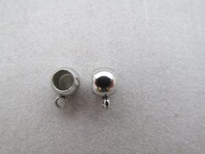 Metallanhänger aus Edelstahl, Fädelloch ca. 3 mm mit Öse