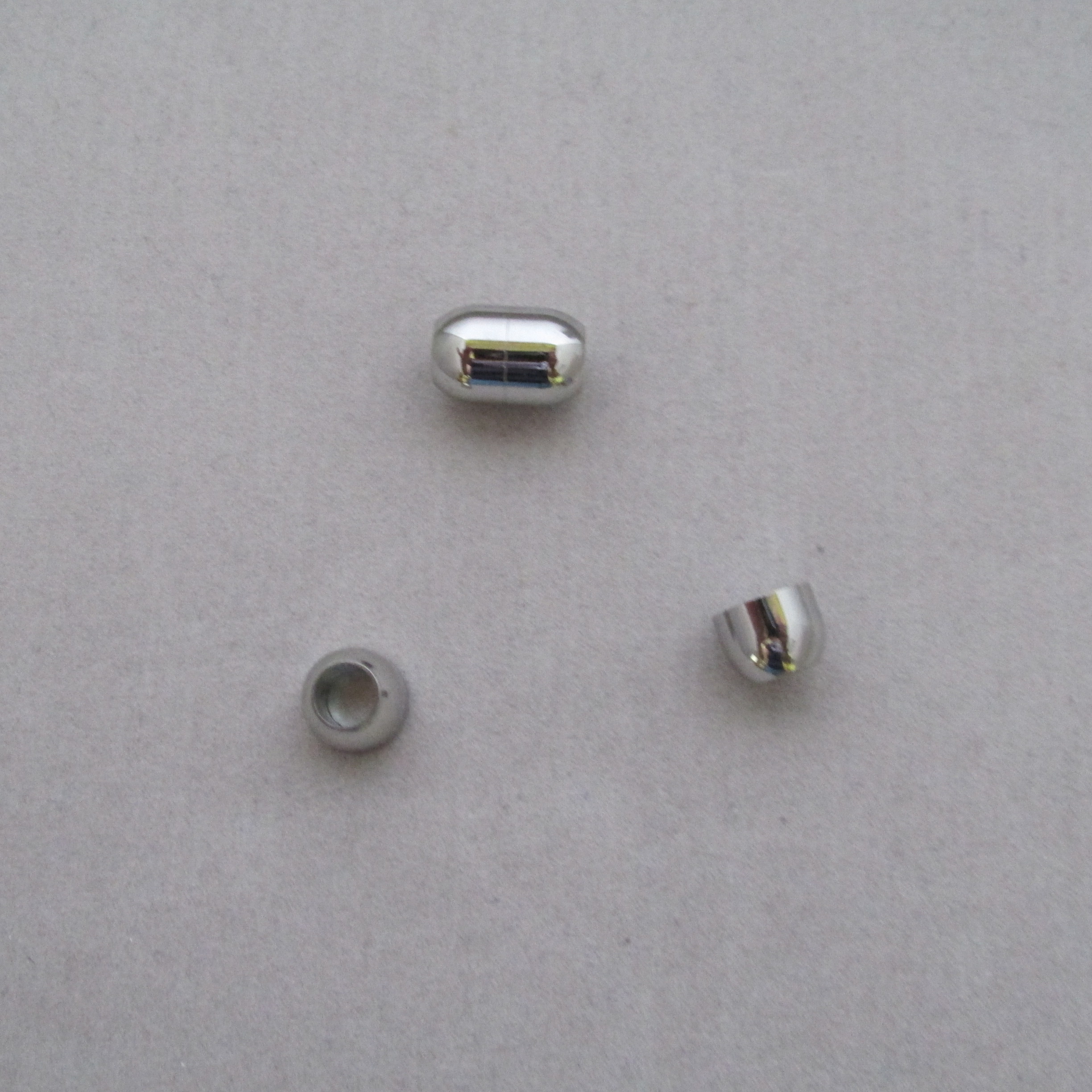 Magnetverschluss aus Edelstahl silberfarben Innendurchmesser 6 mm
