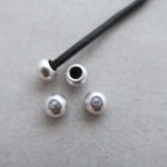 Endkugel 5 mm für Lederriemen 2 mm silberfarben - 4 Stück (Kopieren)