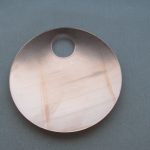 Kupferplatine rund gebogen mit Loch 72 mm- Ausverkaufsartikel, Abgabe nur solange Vorrat reicht