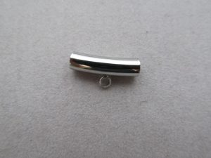 Metallanhänger Röhrchen  18 mm aus Edelstahl, Fädelloch ca. 3 mm mit Öse