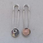 Brosche mit Klebeplatte 18 mm altsilberfarben - 2 St.
