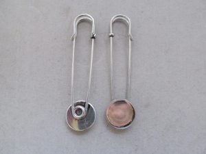Brosche mit Klebeplatte 18 mm altsilberfarben - 2 St.