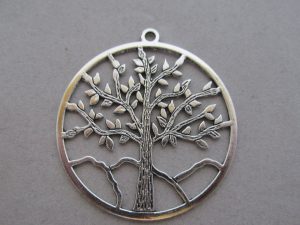 Metallanhänger Baum altsilberfarben