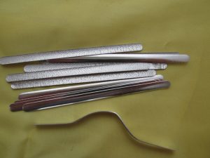Metallbügel für Mundschutz 9 x 0,5 cm - 10 Stück